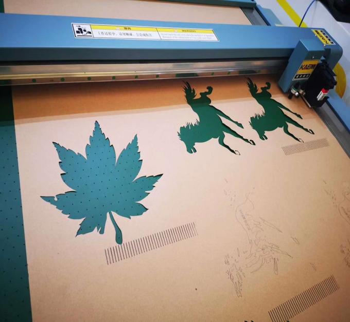 Mürekkep Atışı CAD Kesicisi Çizelge Makinesi Ayakkabı Çantaları Giyim Kumaş Kağıt Deseni 4